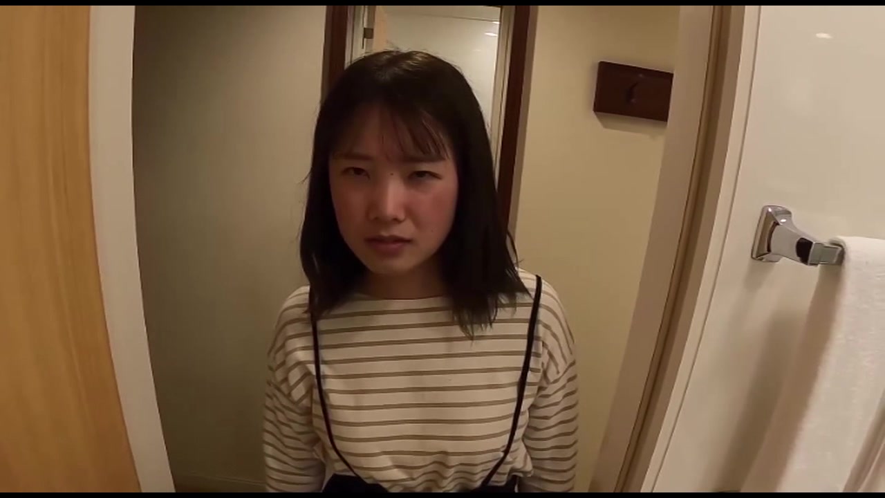 【顔射好き必見】嫌がるるなちゃんをいろんな方法でいじめてあげました。イラマに騎乗位、最後はありえない程の大量顔射フィニッシュ！ サンプル画像