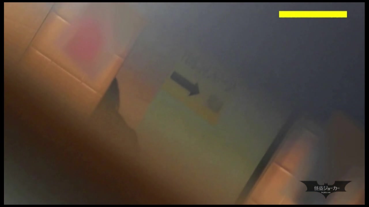 【マ○コ丸見え!!第三体育館潜入撮】 第三体育館File035 サンプル画像