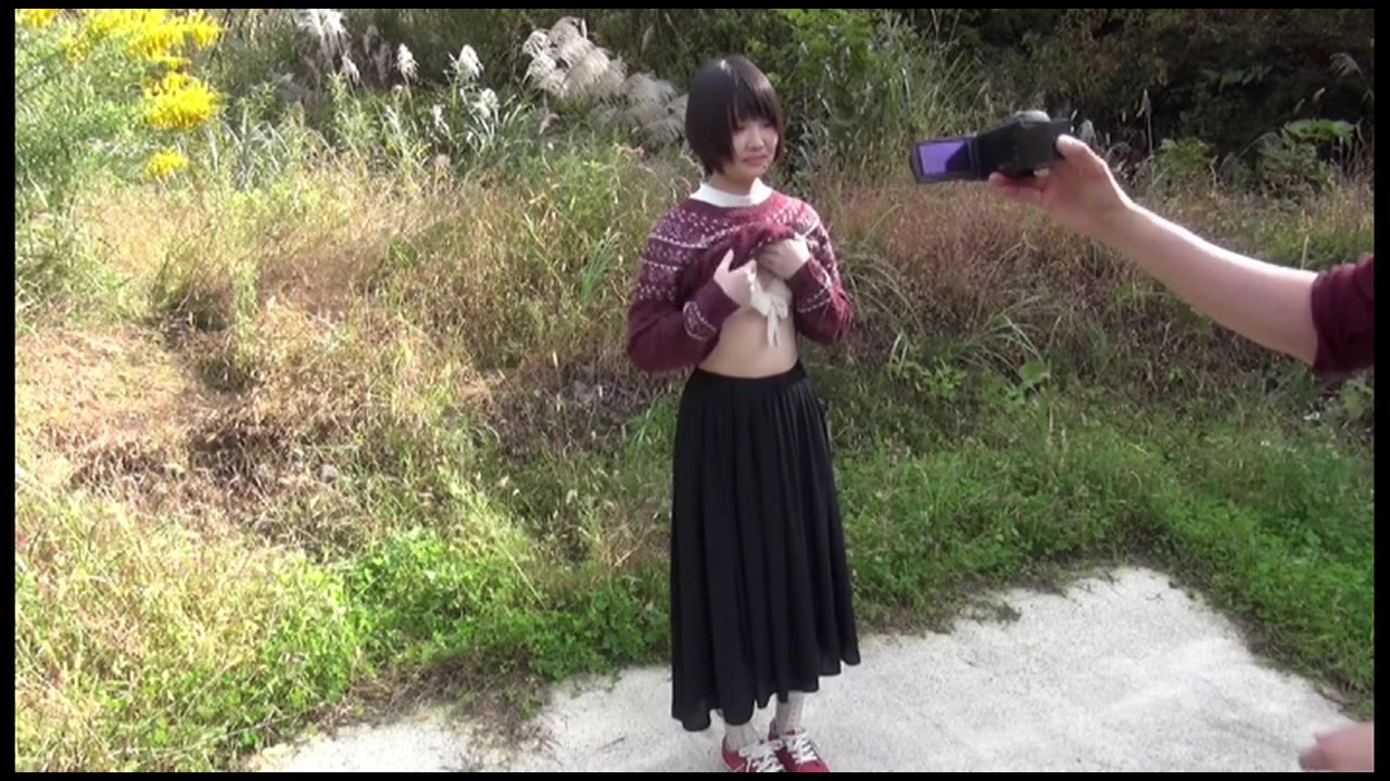 完全顔出し♥149/42の幼◯体型♥中◯生のような童顔ロリータ♥純朴な黒髪美少女18歳が初めての青姦で絶頂膣アクメ♥白昼の羞恥プレイ＆野外での生セックスで本気汁垂れ流しながら膣内射精懇願しちゃいます♥ おまけ サンプル画像