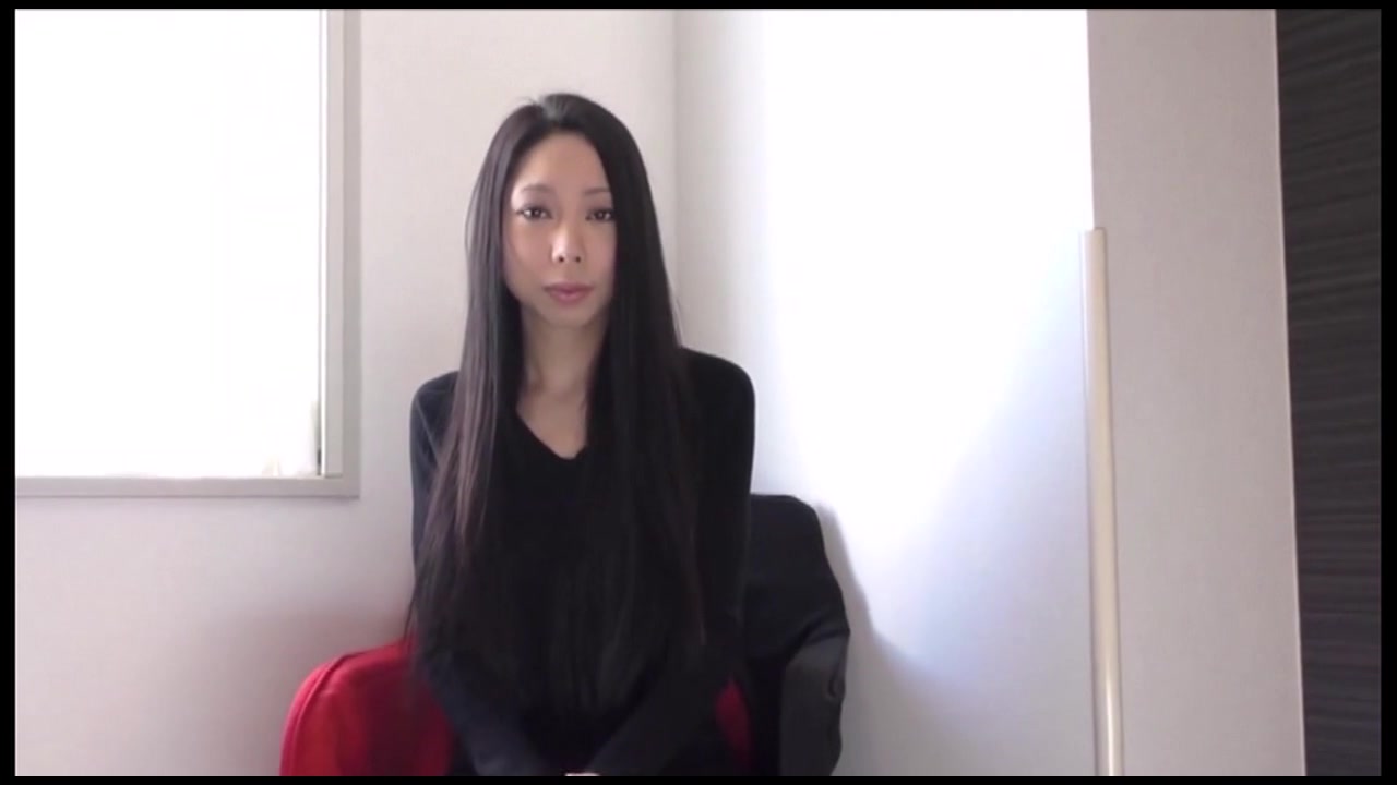 奇跡のEカップ神乳SS級美女まさかの初挿入「おちんぽ欲しいぃ♥」スレンダー美くびれ＆美脚を窓から見せつけクリ摘まみながら淫語連呼し膣内ピストン 前編 サンプル画像0