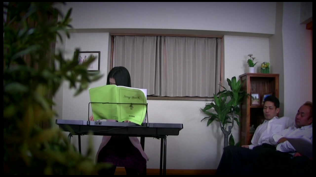 MIRACLE　ピアノ演奏中のローター責めに感じてしまい弾けなくなる女　 サンプル画像0