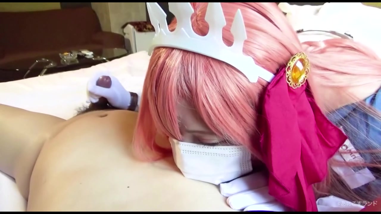 ドMっ子ムチムチペ○リーヌに生中出し！アヘ顔晒してイキまくる淫乱レイヤーのハメ撮り映像！ サンプル画像