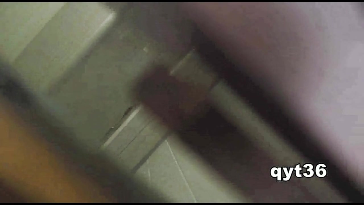 お銀さんの「洗面所突入レポート!!」Nol.35 サンプル画像