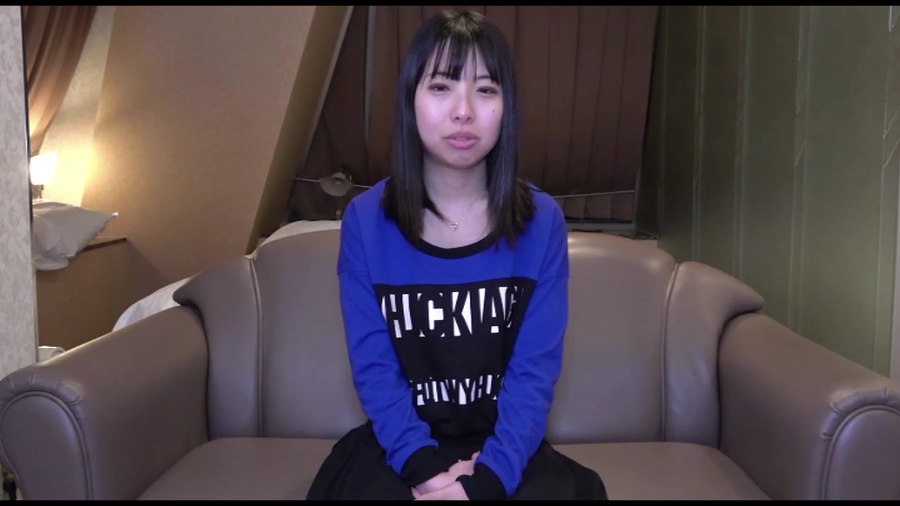 小柄で童顔美乳黒髪美女！天然ヘアーで「くぱぁ～」がエロ過ぎ～分厚い唇で纏わりつくようなフェラからゴックン更に中だし！ サンプル画像