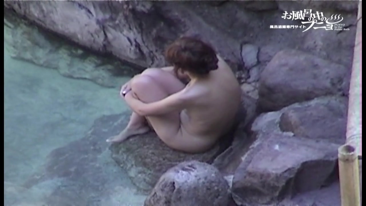 熟○の裸体が丸見え露天02 サンプル画像11