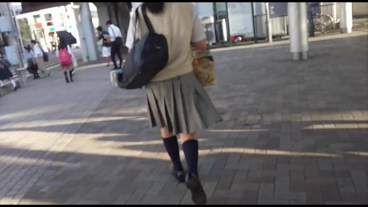 某AV制作会社より流出!ナンパして募集した淫乱素人娘の初撮りSEX!なみちゃん編!前編 サンプル画像6