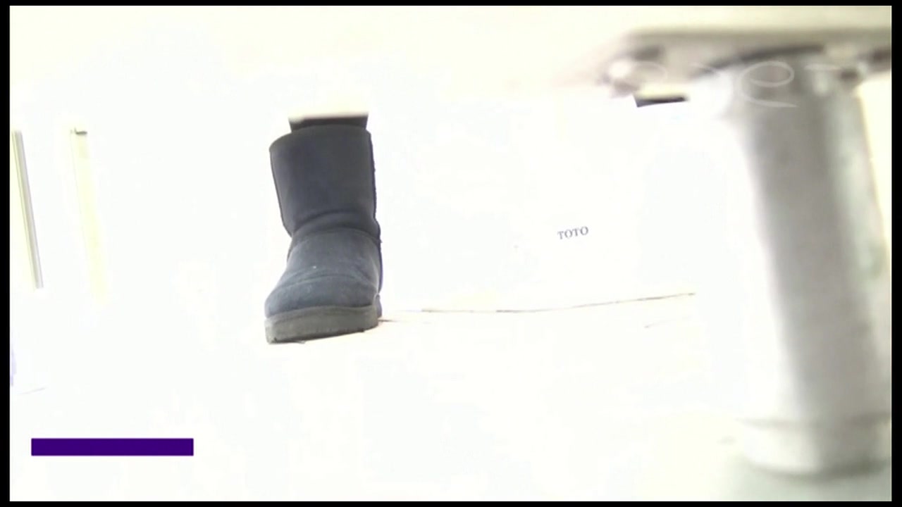 至高洗面所盗撮 Vol.37 体育館 熟女多めのアラカルト サンプル画像2
