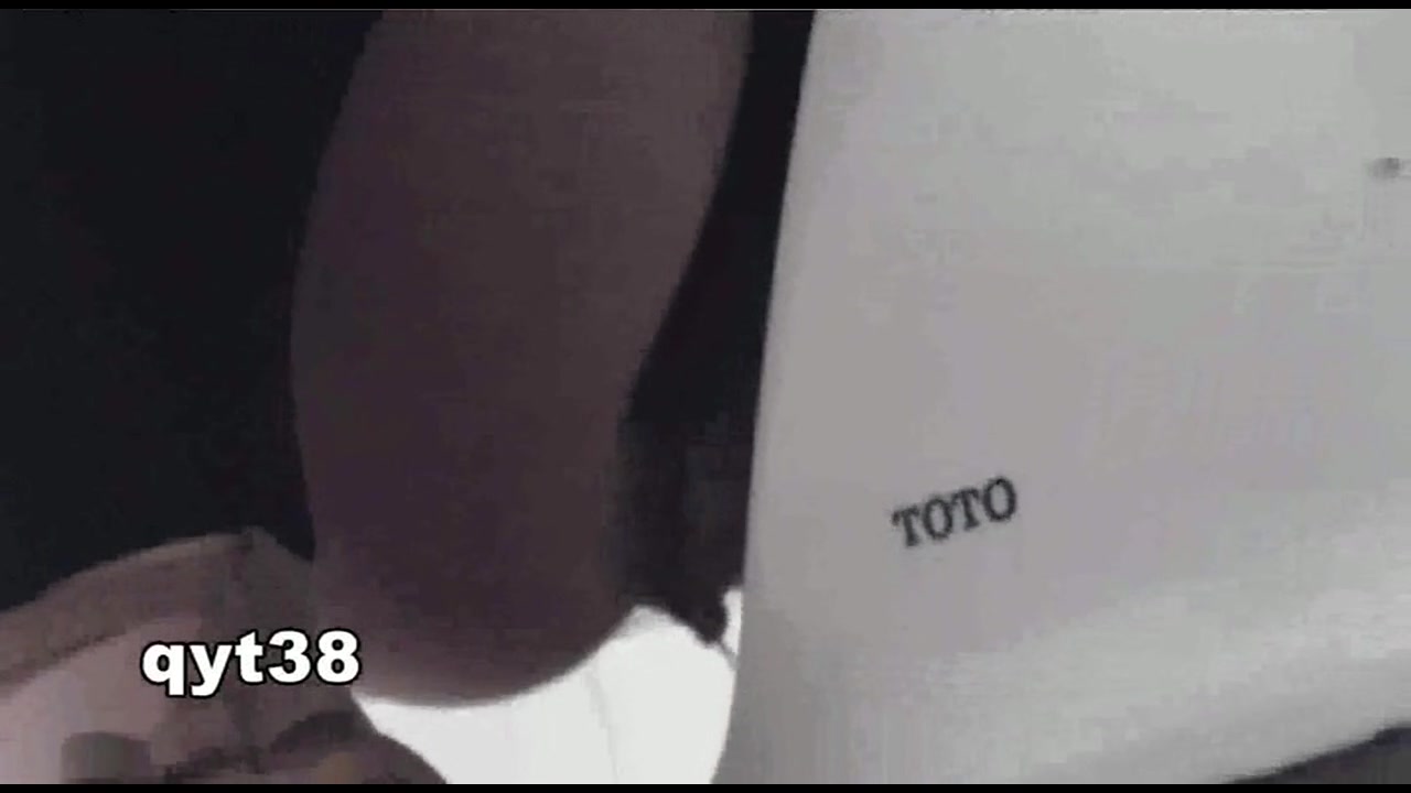 お銀さんの「洗面所突入レポート!!」Nol.37 サンプル画像17