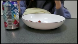 色白美脚な坂道系元カノ。ベットでイチャつき元カノを中出し料理しました。 サンプル画像0