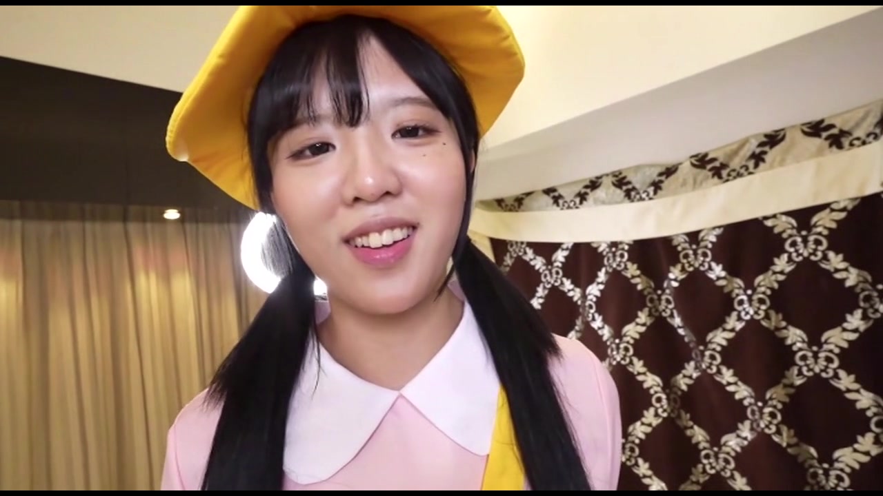 【アへ顔】乃●坂系、清純派18歳。舌出して感じまくる姿はエロすぎ注意報！ノリノリロールプレイしながらガチハメセックス（笑） サンプル画像