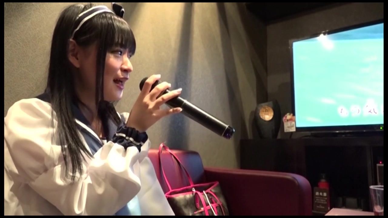 アイドル級ももこちゃんと制服カラオケデート。店内でセクハラ、いけないことをしちゃいました サンプル画像