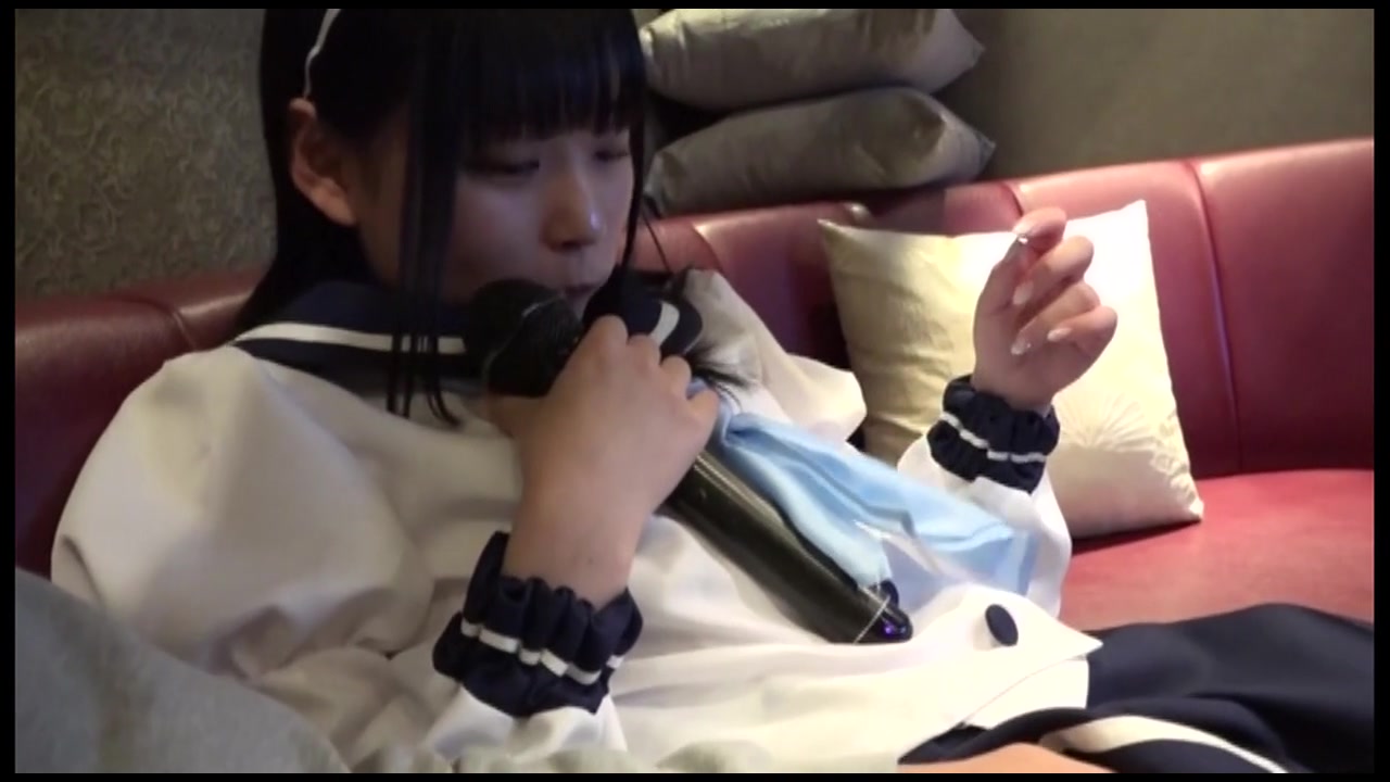 アイドル級ももこちゃんと制服カラオケデート。店内でセクハラ、いけないことをしちゃいました サンプル画像
