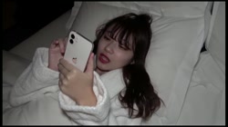 アイドル級美少女ゆみちゃんと高級ホテルでお泊まりデート。優しい性格と極上の笑顔、さりげない仕草すべてが癒しをもたらす最高級美少女。その芸術的なスレンダーボディに興奮止まらず大量中出しエッチ２連発。 サンプル画像