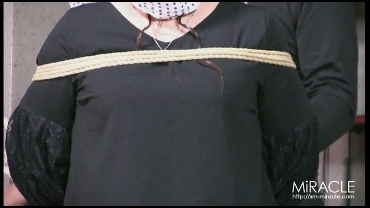 「天然Ｍ女　～乳首に釣り下げペットボトル～」 サンプル画像