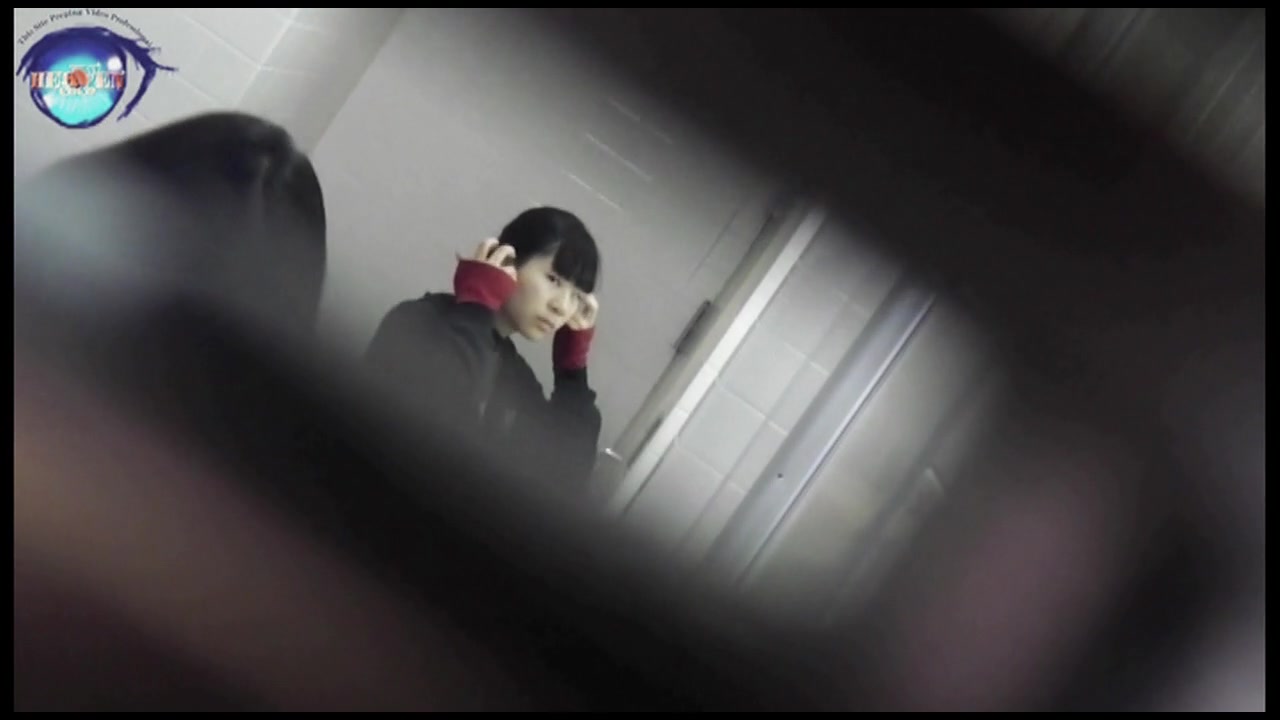 お銀さんの 洗面所突入レポート お銀 Vol.63 あれ?チラっチラって。気づいてます? 前編 サンプル画像
