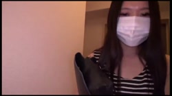 黒髪ワンレン、清楚でしっとりした美人妻に、玄関で即尺させて立ちバック中出し。 サンプル画像2