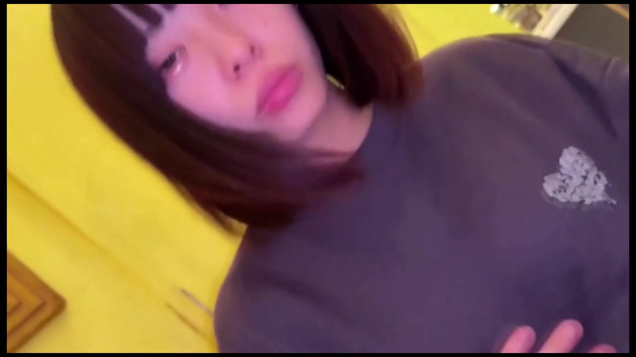 18サイ経験少なめコンカフェ嬢と密会。小柄なのに、めっちゃ出た・・・ サンプル画像