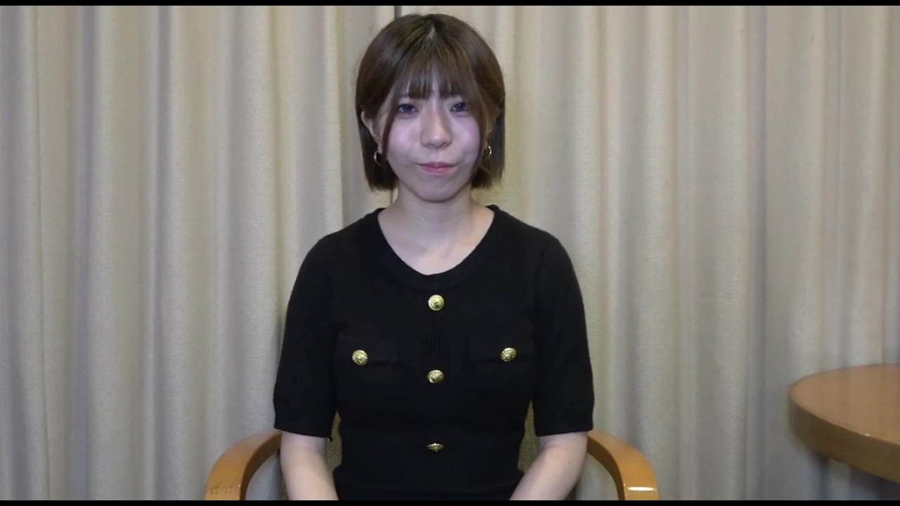 身長150㎝でスレンダーな可愛い小柄女性⤴常に笑顔で楽しそうにチ〇コを握ってくる姿がとてもいい！クスコ内部観察 嬉しそうにゴックンと中だし サンプル画像