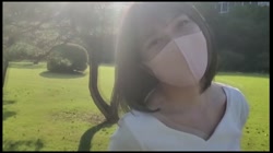 美容クリニックの受付嬢を庭園で野外猥褻・・・密室に連れ込み美肌に包まれた上品な身体に中出し！！ サンプル画像3
