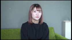 少女のような笑顔の清楚美女が驚愕のフェラテク！室内に響き渡るジュボジュボフェラ音で、自分でおっきくしたデカチンにハメられイキまくりの無許可中出し！ サンプル画像