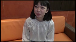 スタイル抜群のスレンダー美乳ロリ系学生コンビニ店員の中出しとフェラ抜き！夜勤にこんな娘いていいの？ サンプル画像2