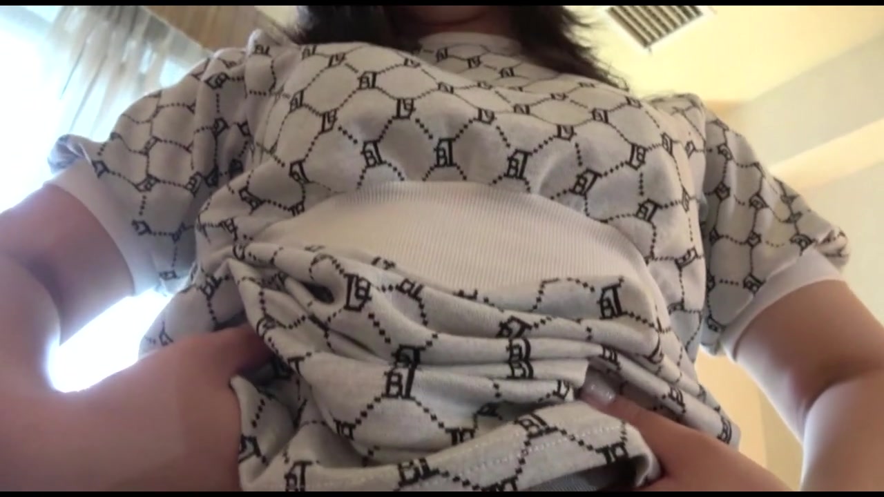 巨乳と太ももが美しい中央線沿いにある某有名大学経済学部2年生の女の子と仲良くおしゃべりが段々エッチな サンプル画像