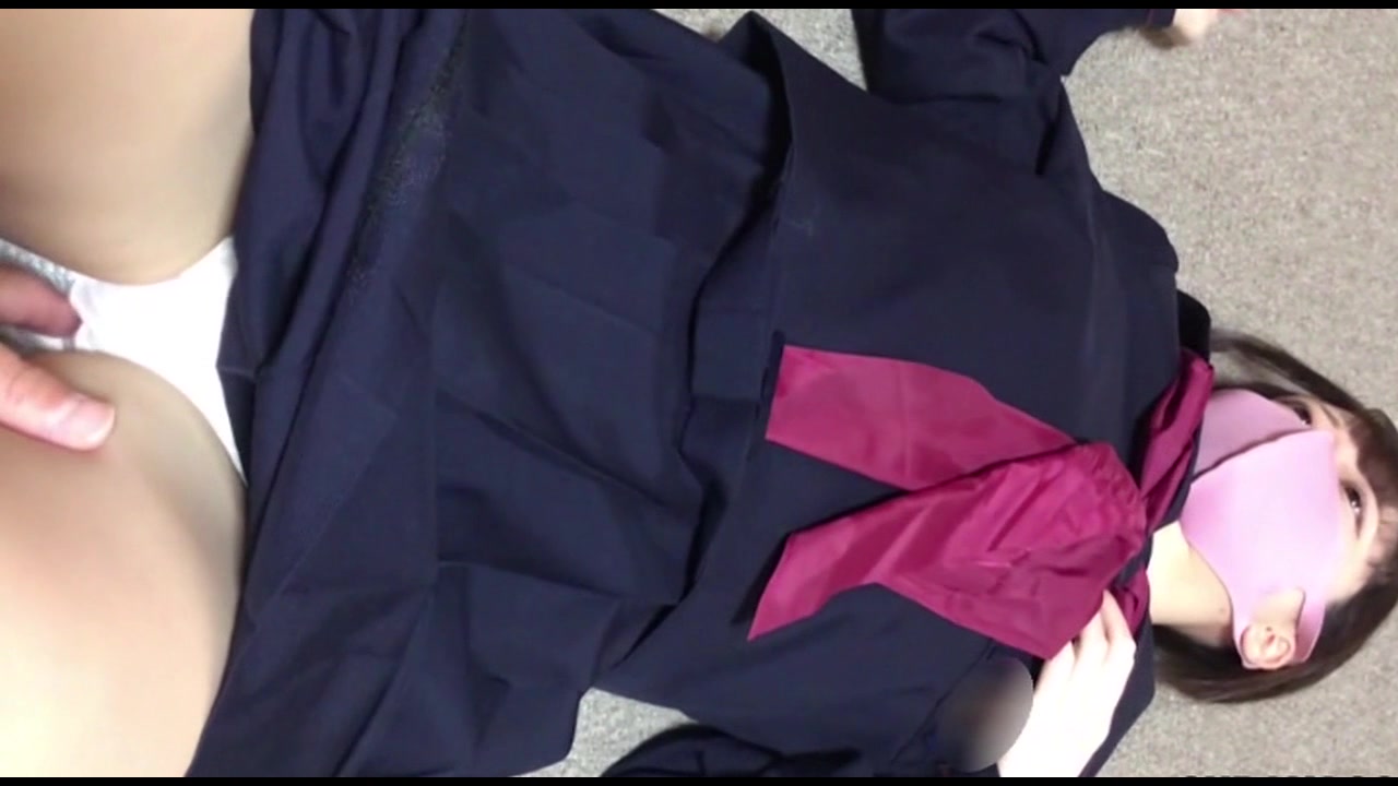 【素人個撮】【本物】彼氏持ちの制服美女がカラダを好き放題弄ばれ最終的に膣奥深くまでぶっ挿され中出しされる サンプル画像