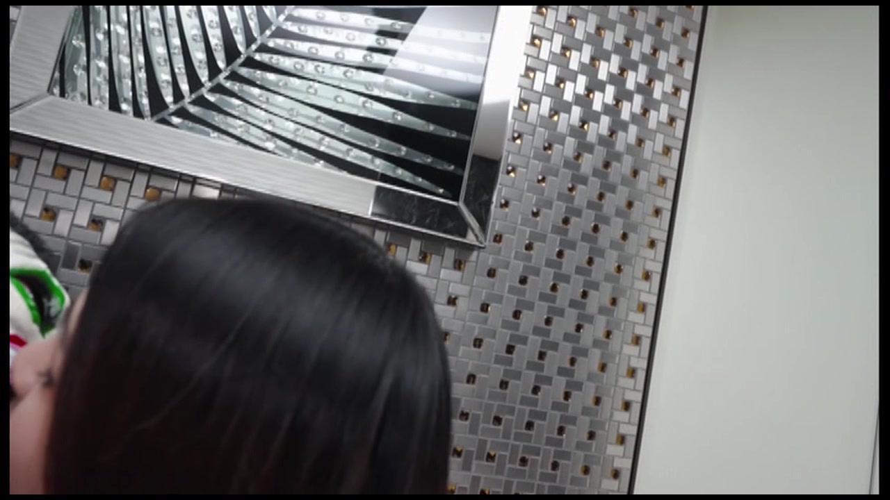 【優等生・価値高】偏差値ヤベー大学生！黒歴史覚悟。無修正動画に出る罪悪感漂わせながら、それでも、おマ⚫︎コまっぴろげてビチャビチャに感じる女。 サンプル画像6