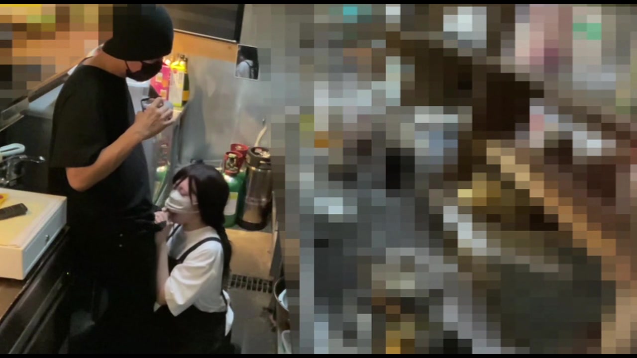 【個撮】まさかの紹介したバイト先で、ハメ撮りさせられるとは思ってなかったでしょう。 サンプル画像