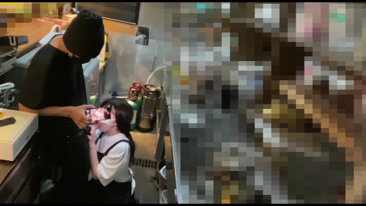 【個撮】まさかの紹介したバイト先で、ハメ撮りさせられるとは思ってなかったでしょう。 サンプル画像