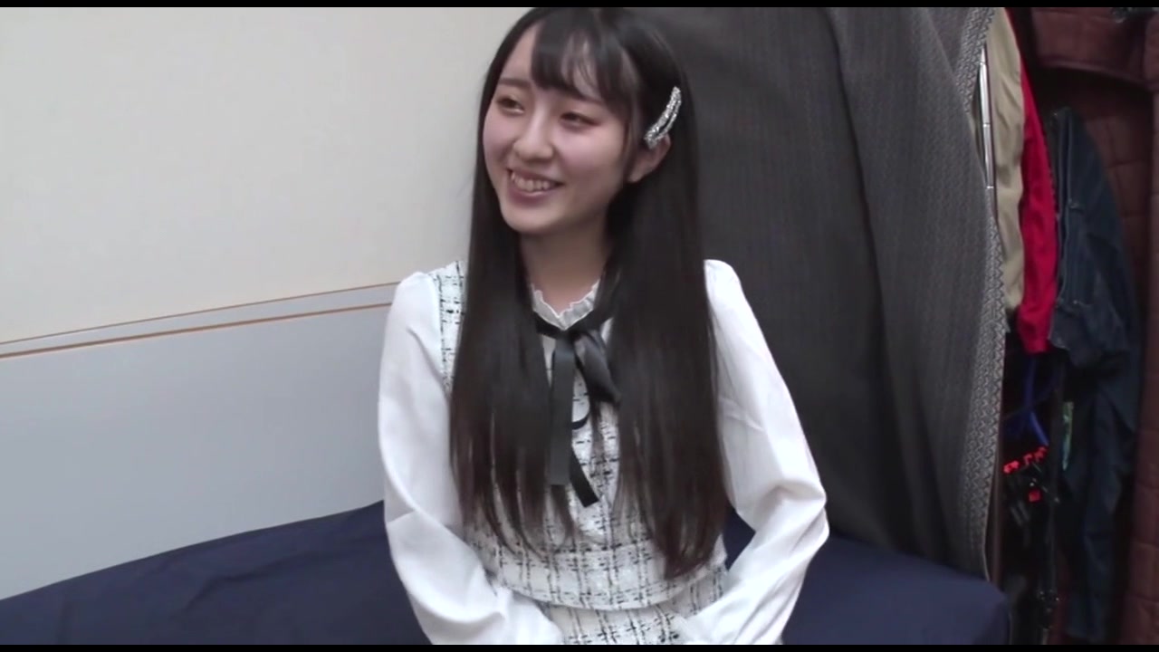 清楚すぎる美女の華奢な身体に高速ピストン孕ませ中出し!!まさかのすっぴん大公開!! サンプル画像