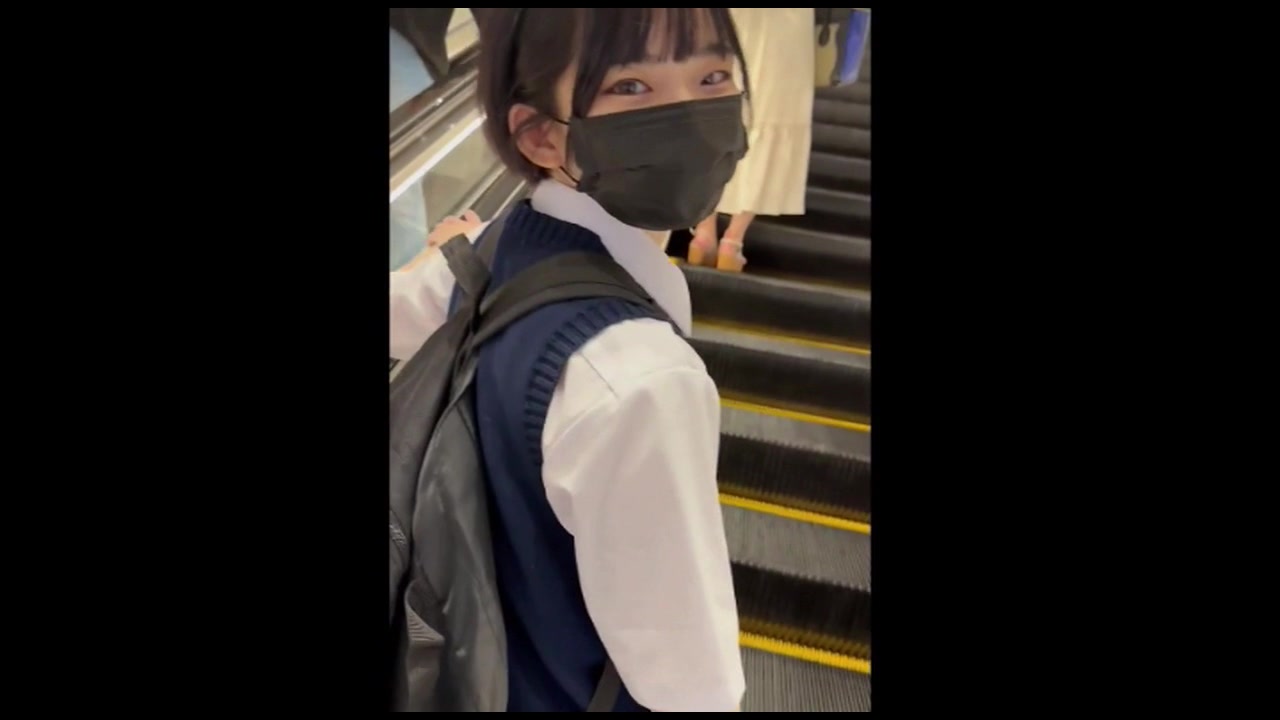 【過去最高出資】芸能スカウト殺到の超美形ハーフ18歳に人生初のピル無し生中出し。制服姿で出演 サンプル画像