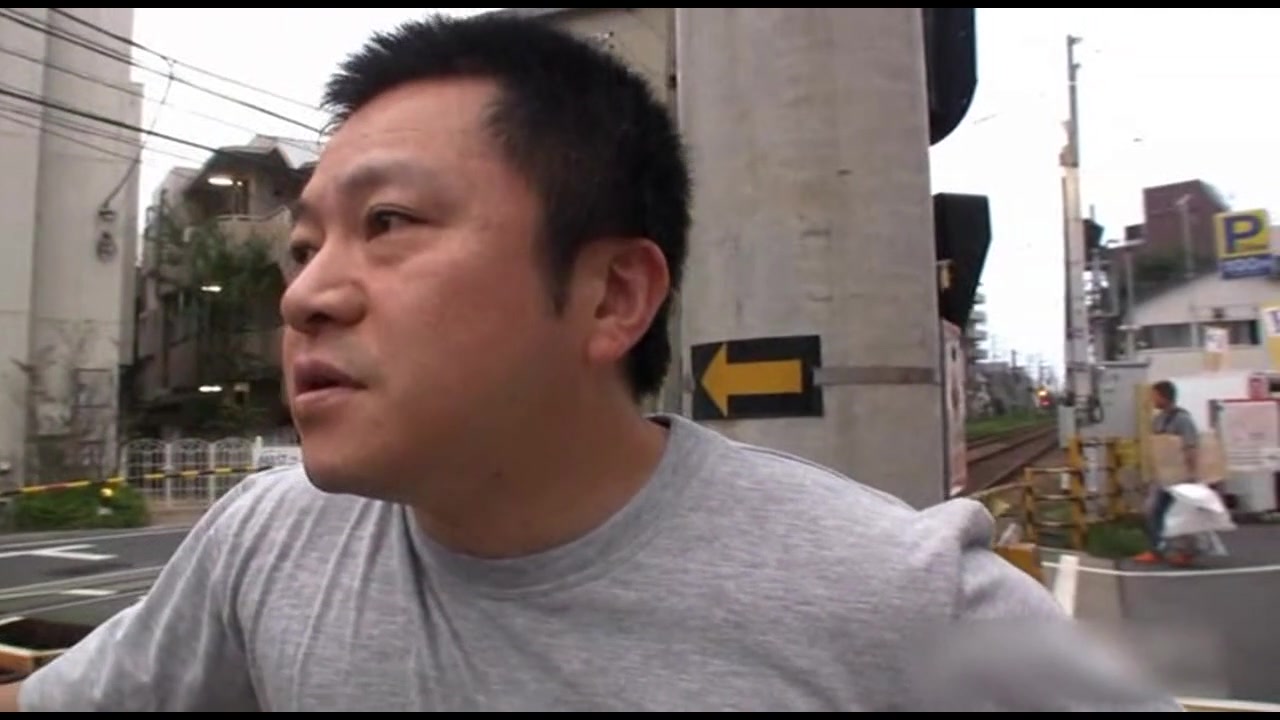 地元の信用金庫で働く仕事一筋な純情おねえさんを誘ってみました 前編 サンプル画像