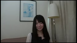 細身の清楚な大学生が脱いだらビックリ！とっても恥ずかしがり屋で大人しいのにデカチンを前に豹変するドMちゃん♥口内・生中の2回連続大量発射！！ サンプル画像1