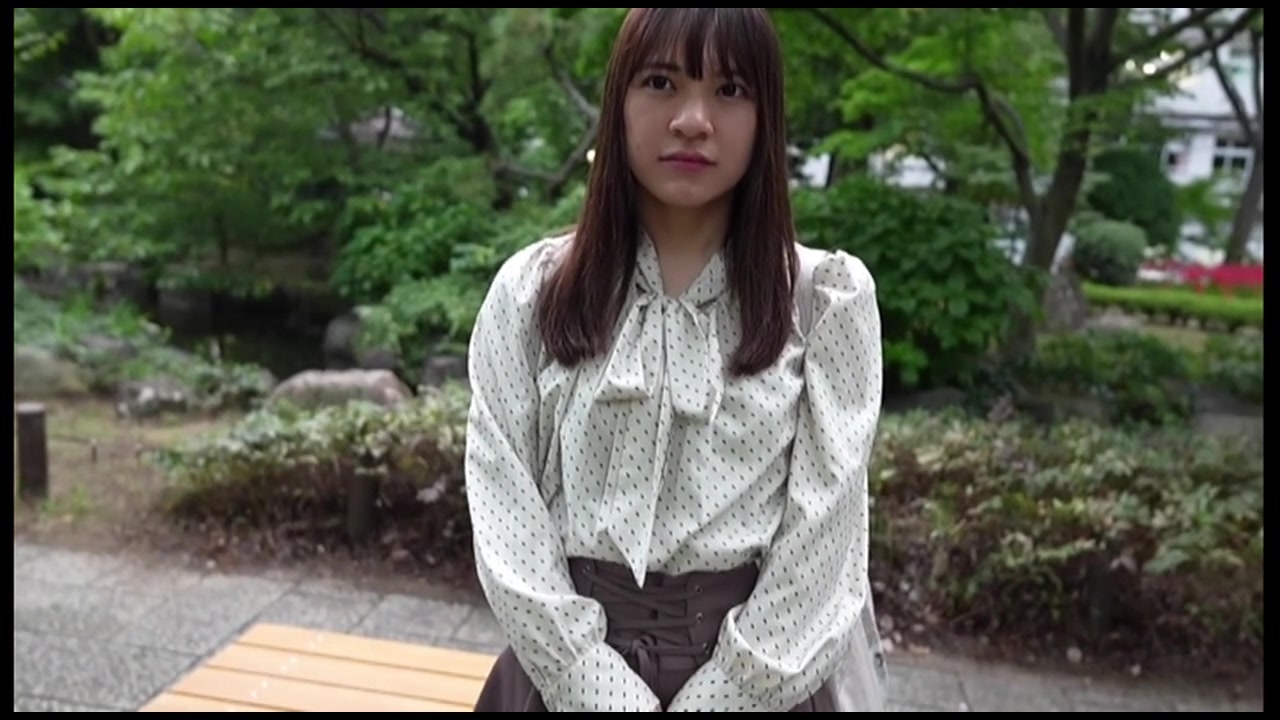 【初撮り】【顔出し】おしとやかな坂道系アイドルックス。色素の薄〜い欧風なカラダがシコい！真っピンクのきつきつまんこときたら中出し必須 サンプル画像1