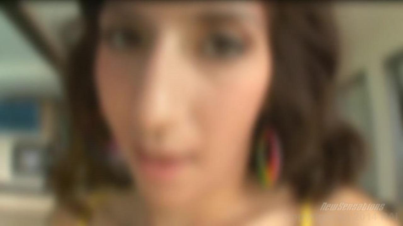Young Girls With Big Tits 10 (2 DVD Set) サンプル画像