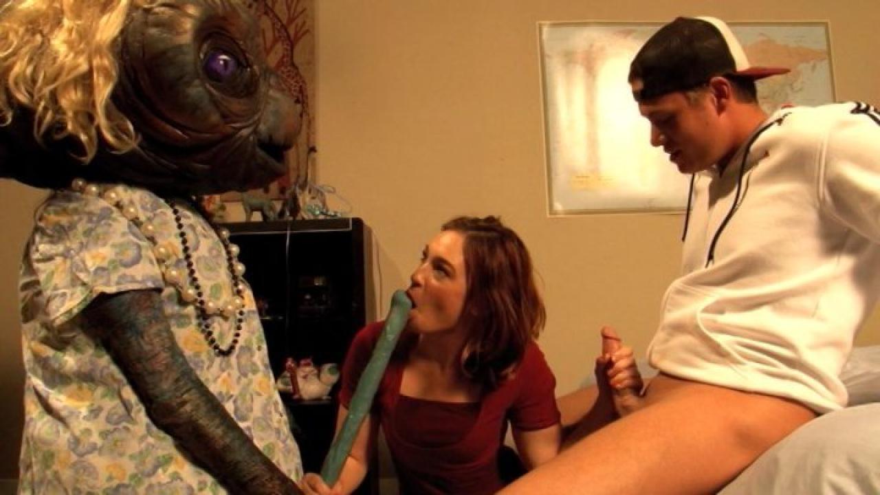 E.T. XXX: A Dreamzone Parody (2 DVD Set) サンプル画像
