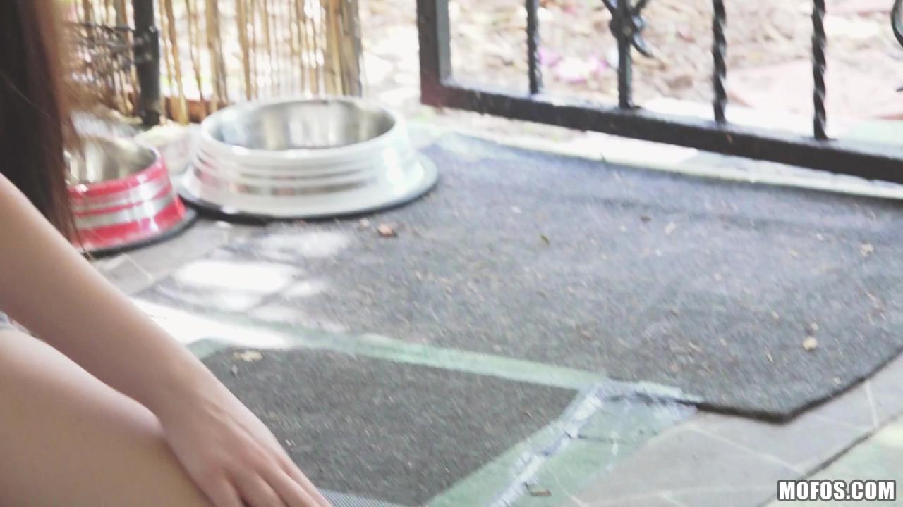 Spying On Sluts 2 サンプル画像