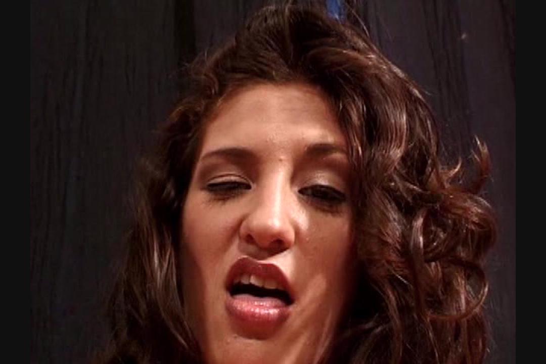 Slutty Brazilian Girls サンプル画像