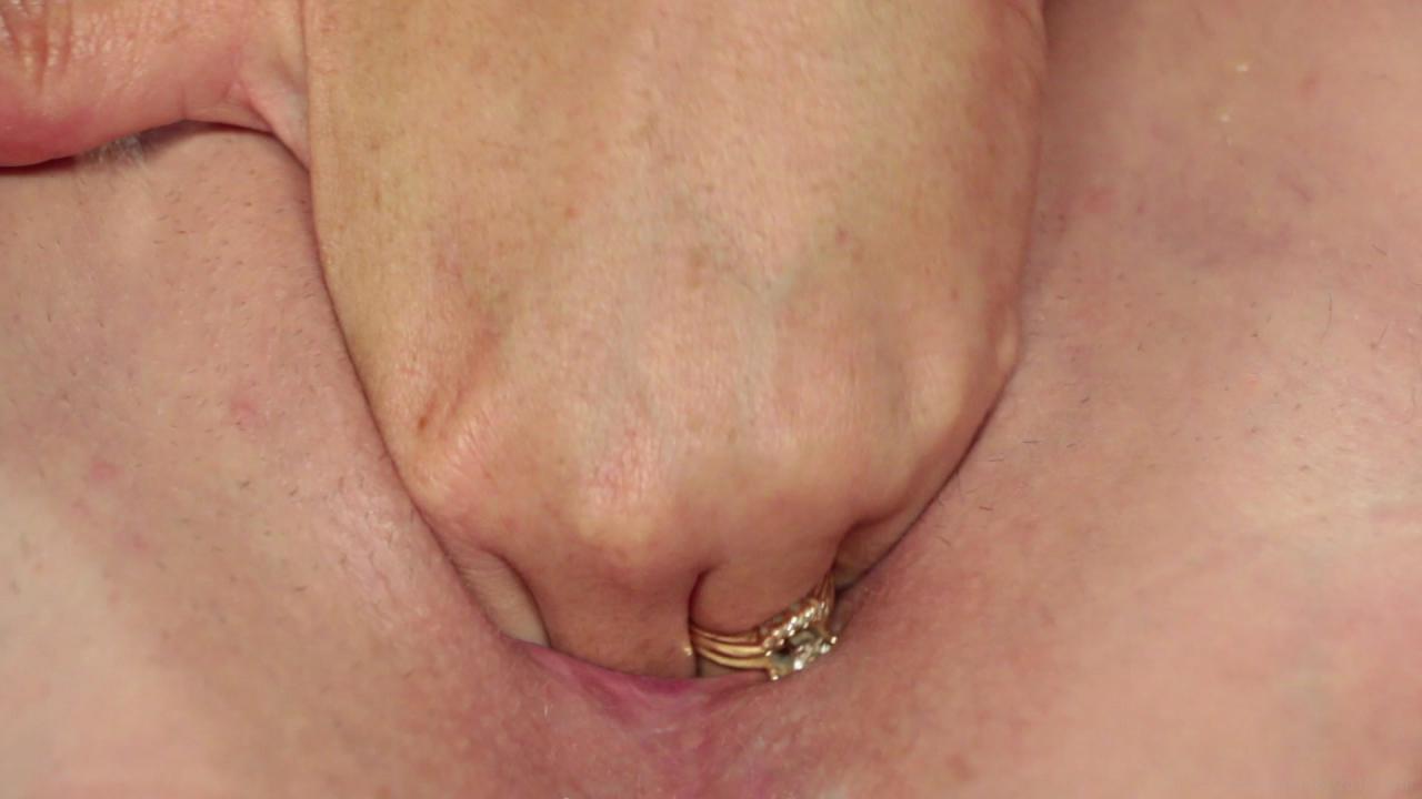 Curvy Casting Couch 2 サンプル画像