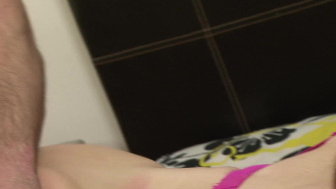 I Fucked My Roommate サンプル画像34