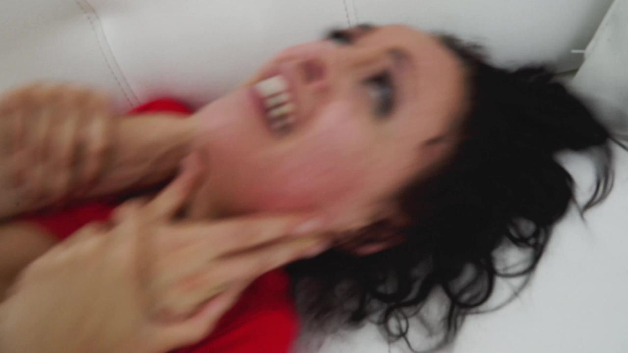 Freaky Petite 3 サンプル画像