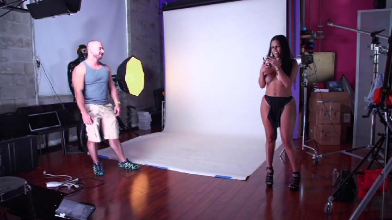 Big Ass Babes 2 サンプル画像