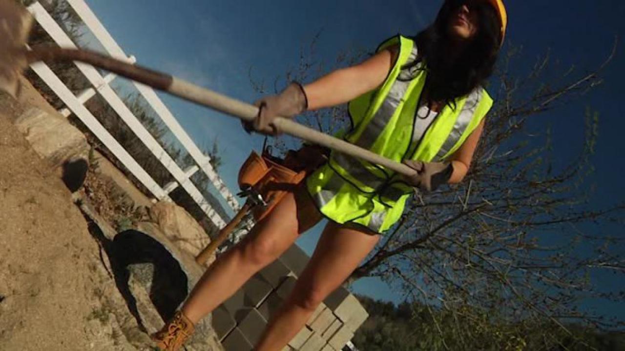 Hot Tits 3 (4 Hours) サンプル画像
