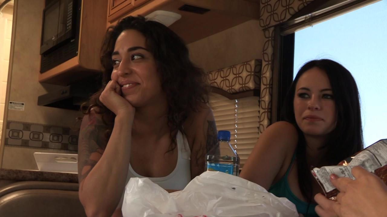 Lesbian Road Trip サンプル画像5