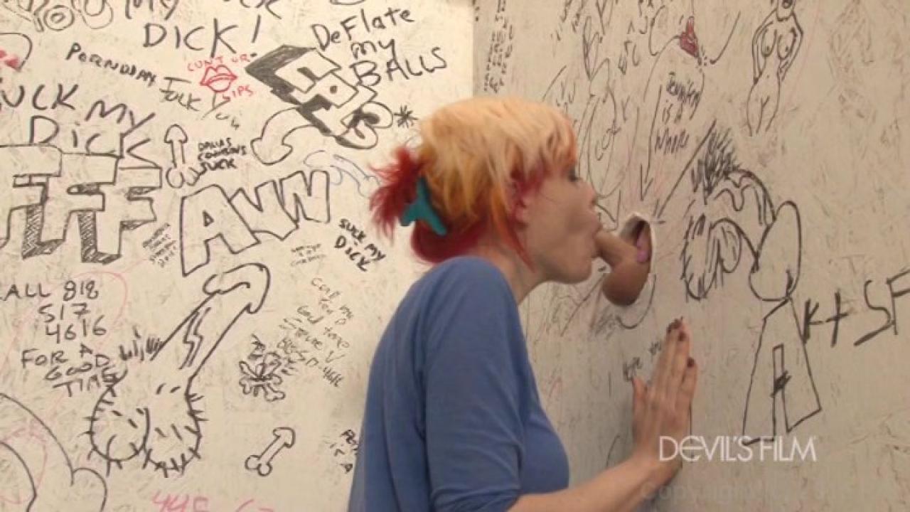 Tranny Glory Hole Surprise サンプル画像8