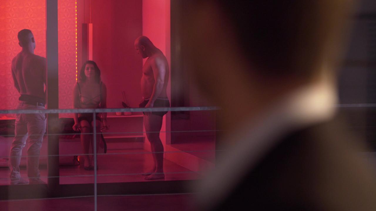 The Perverse Games Of A Posh Wife サンプル画像