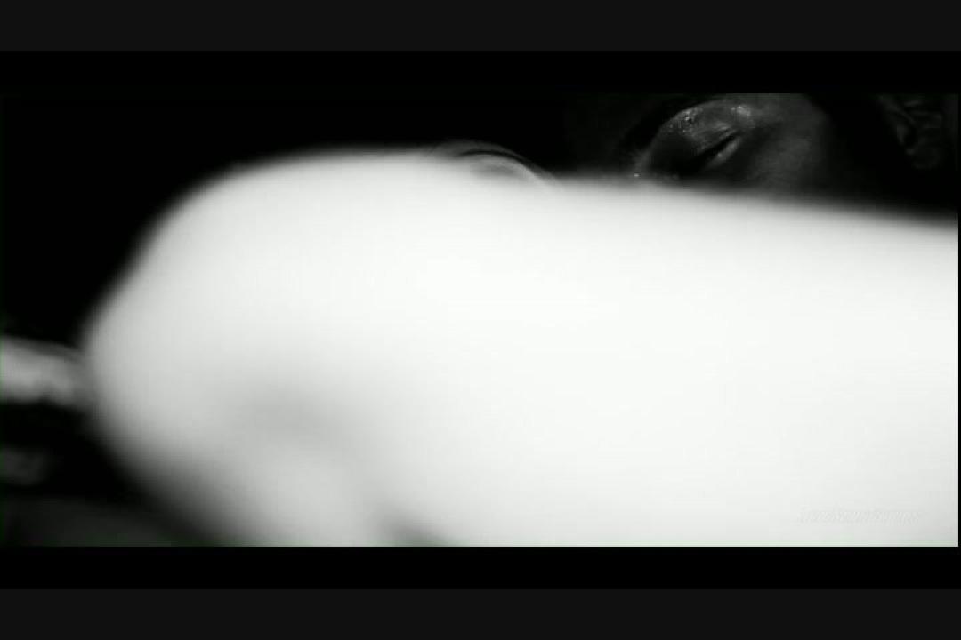 Love Is Black and White サンプル画像