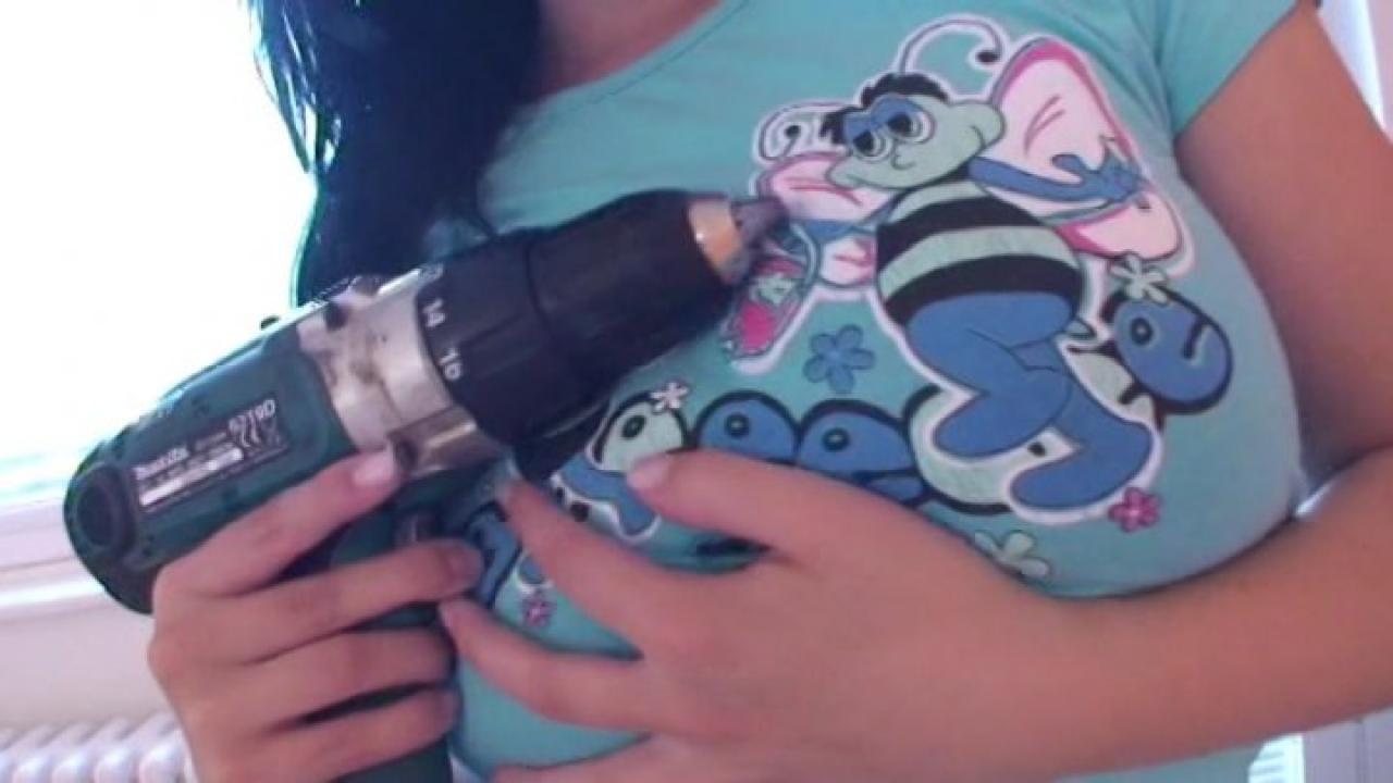 Young Busty 17 サンプル画像1
