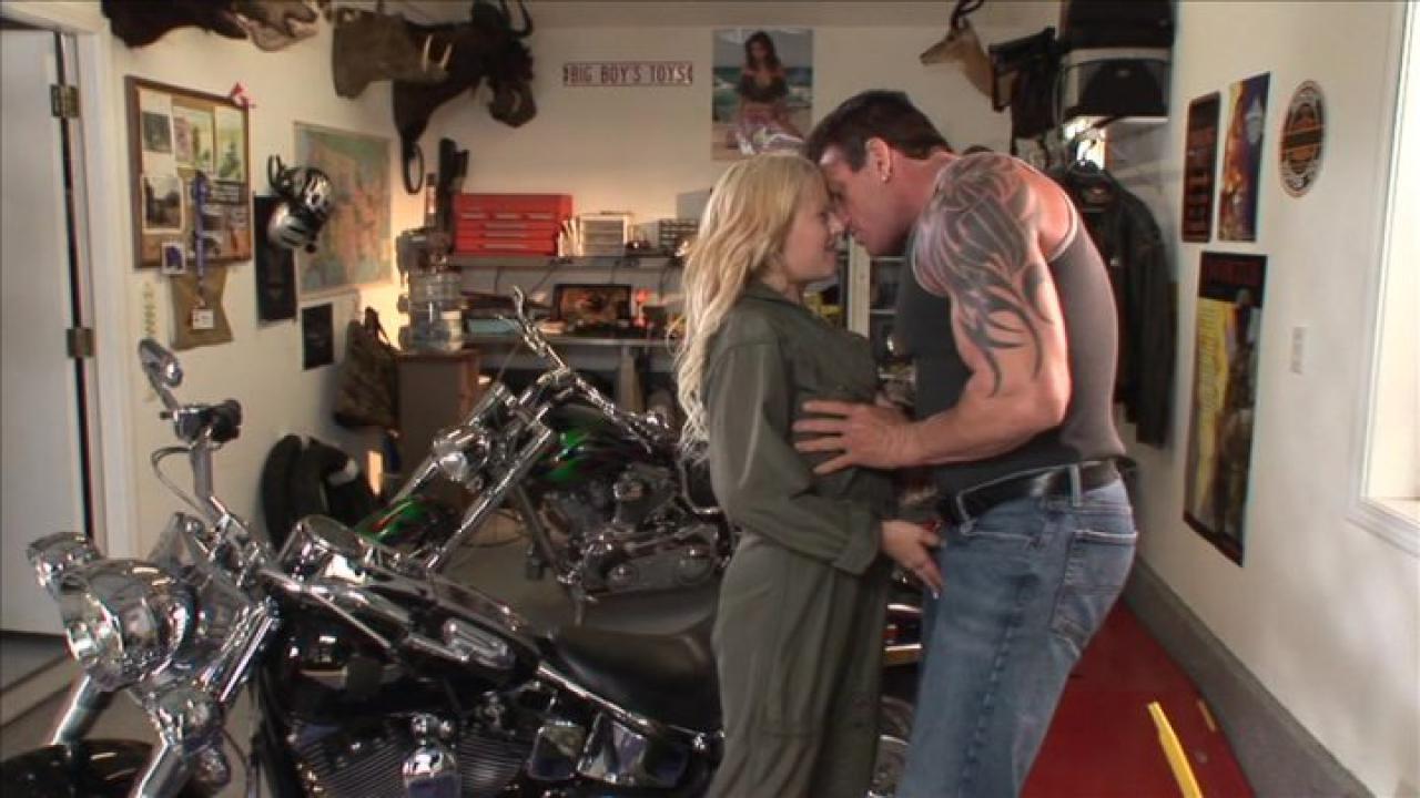 Horny Biker Babes サンプル画像8